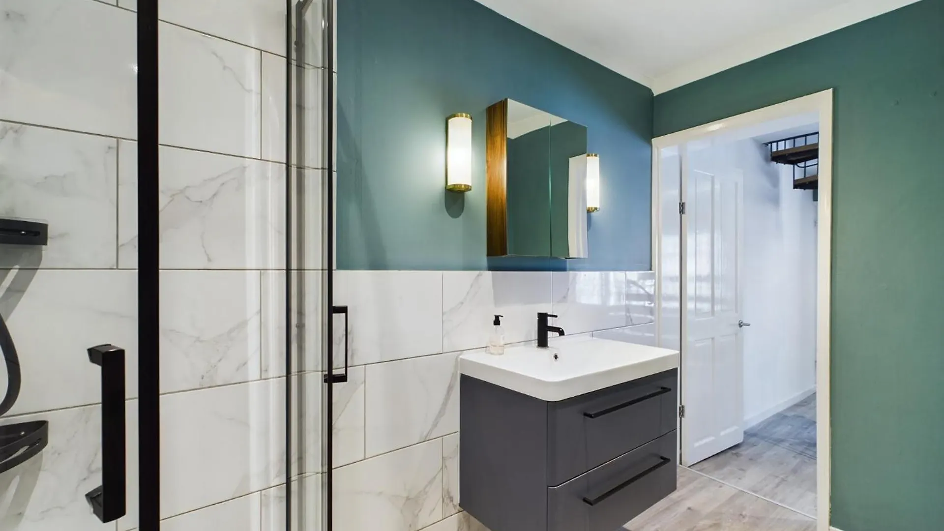 Apartment Chic 2 Bed House In Brighton City Centre - Sleeps 5