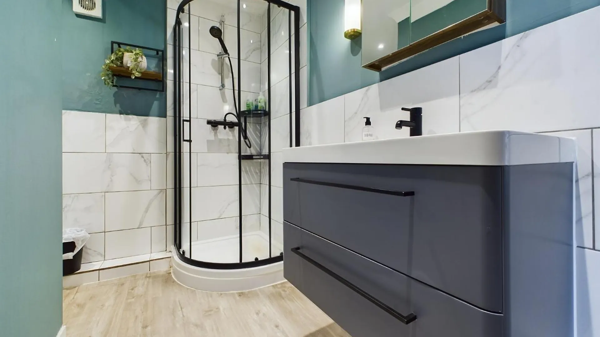 Chic 2 Bed House In Brighton City Centre - Sleeps 5 Apartment