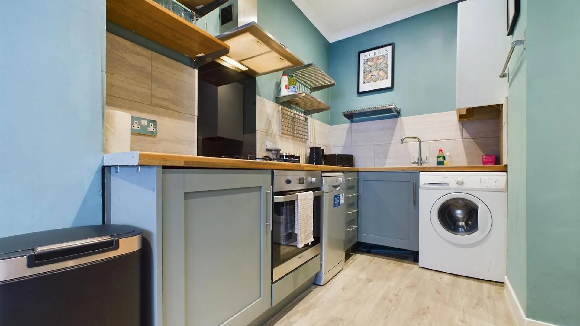 Chic 2 Bed House In Brighton City Centre - Sleeps 5 Apartment